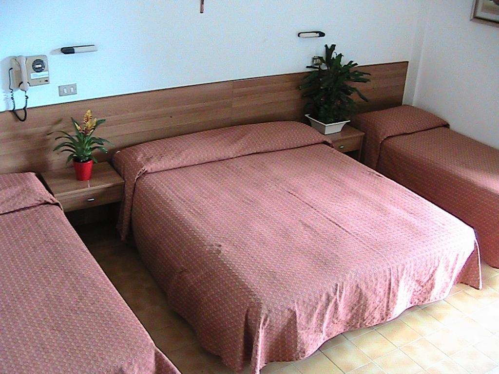 Hotel Universo Ρίμινι Δωμάτιο φωτογραφία