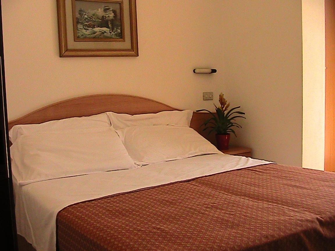 Hotel Universo Ρίμινι Εξωτερικό φωτογραφία